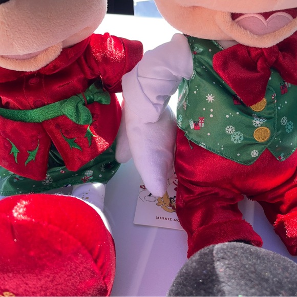 Disney Store 2019 Holiday Plush Set - Picture 5 of 12